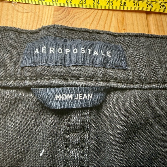 Aeropostale Mom Jeans Womens 12 Black Denim Midrise Cotton Streetwear Distressed - Picture 4 of 7